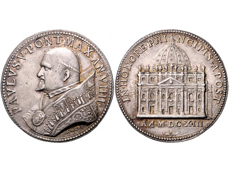Historiepenningen Paul V (1605-21), medal 1613 yr. 8 in silver - Obv: bust left / Rev: facade of St. Peter, by I.A. Mori, 37 