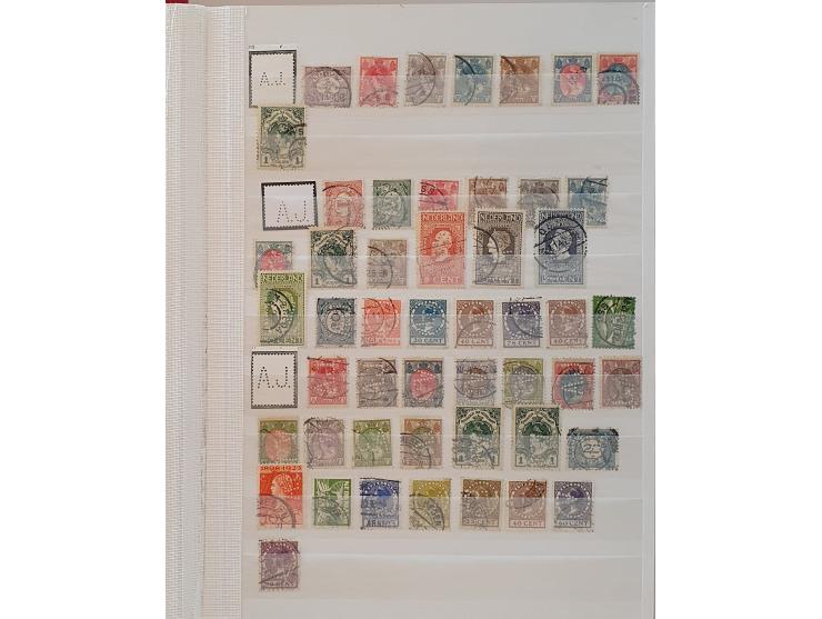 1880 - 1970c. Perfins en Poko's uitgebreide collectie A-Z, ruim 10.400 ex. zonder doubletten w.b. veel betere ex., niet genot