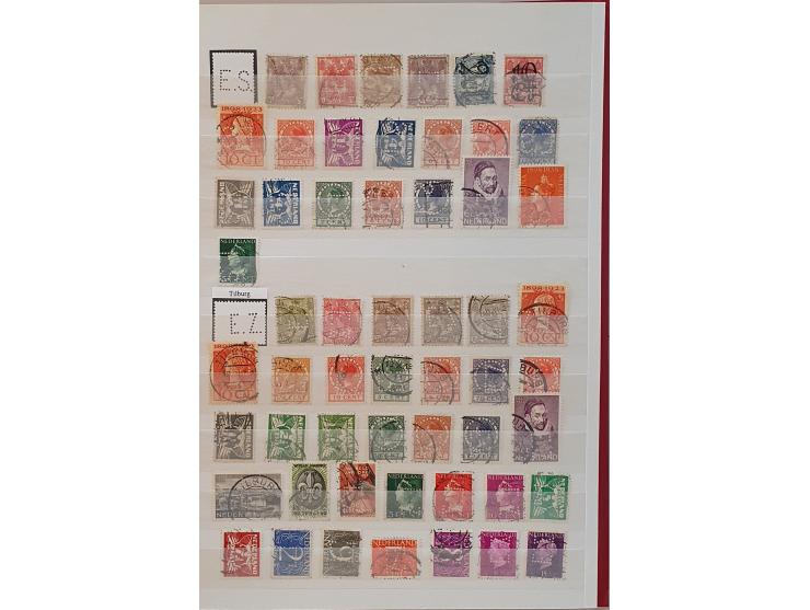 1880 - 1970c. Perfins en Poko's uitgebreide collectie A-Z, ruim 10.400 ex. zonder doubletten w.b. veel betere ex., niet genot