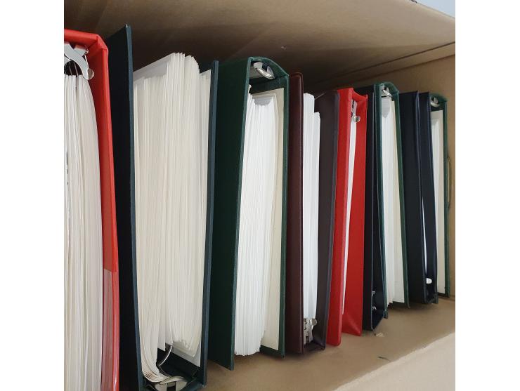 1852-2010 collectie gestempeld, later */** w.b. LP12-13, nominaal ruim €400,-, fdc's etc. in 11 albums/insteekboeken in 2 doz