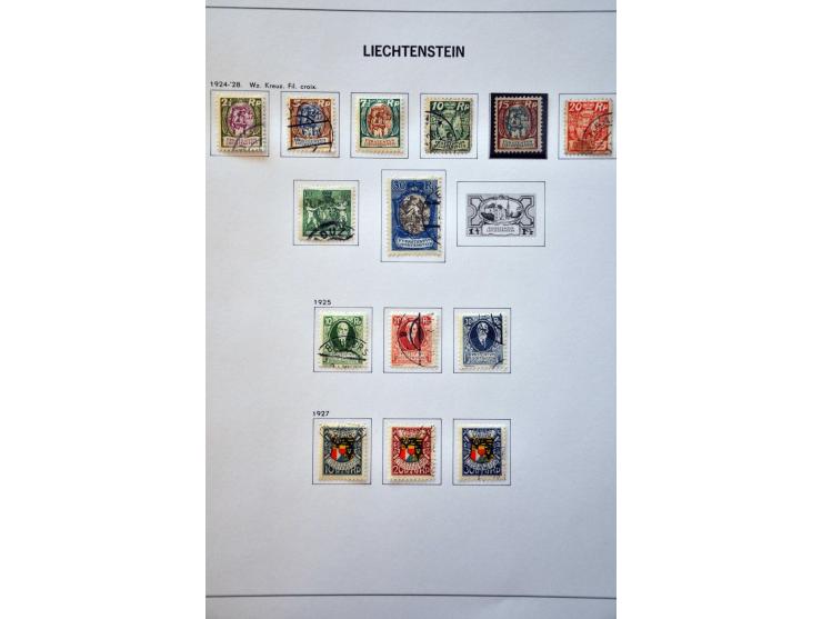 collectie 1912-2001 gestempeld en * later meest ** met betere ex. in 2 Davo albums en diverse jaarsets in envelop