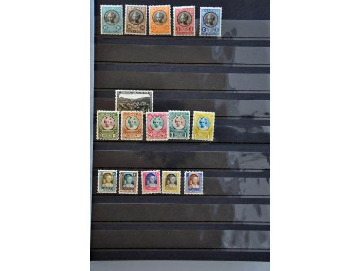 collectie 1915-2014 */** en iets België in insteekboek