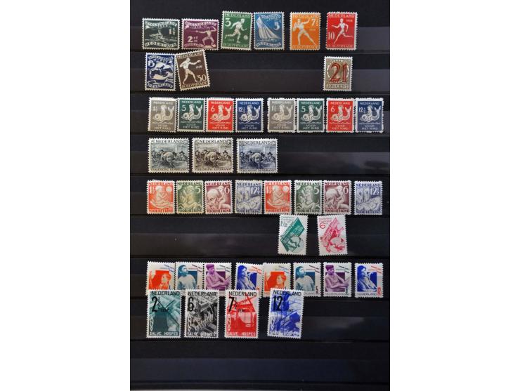 collectie 1876-1980 */** met beter materiaal w.b. Bontkraag, Jubileum 1923, Veth, Van Konijnenburg (met certificaat Muis) etc