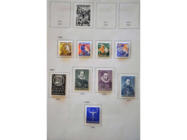 collectie 1869 - 2001 */**  in 3 Davo albums