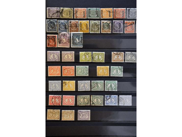 collectie tot 2010 deels zowel */** als gestempeld verzameld met beter materiaal o.a. Jaarbeurs Bandoeng in 4 banden
