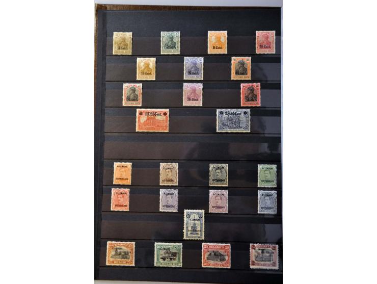 collectie 1849-2005 meest */** met veel betere ex. en series w.b. OBP nr. 37, Albert met Helm, Postzegeldagen Antwerpen, Gekr