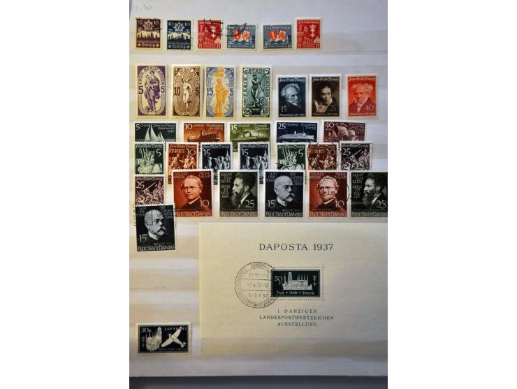 collectie w.b. kleurverschillen in 2 insteekboeken