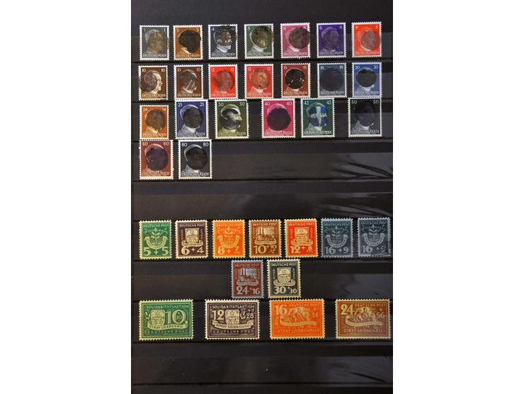 collectie met o.a. Sachsische Schwarzungen, Geallieerde Zones etc. in album en insteekboek