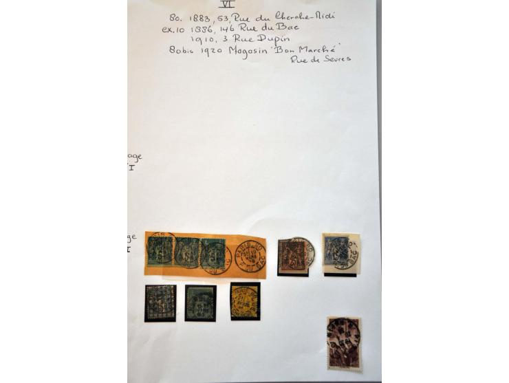 stempels Parijs, collectie vanaf ca. 1900 w.b. poststukken in 12 banden. Tevens iets literatuur