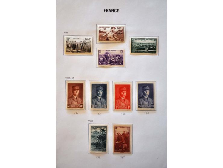 collectie 1871 - 2012 */** w.b. veel nominaal en roodborstje in 4 Davo albums