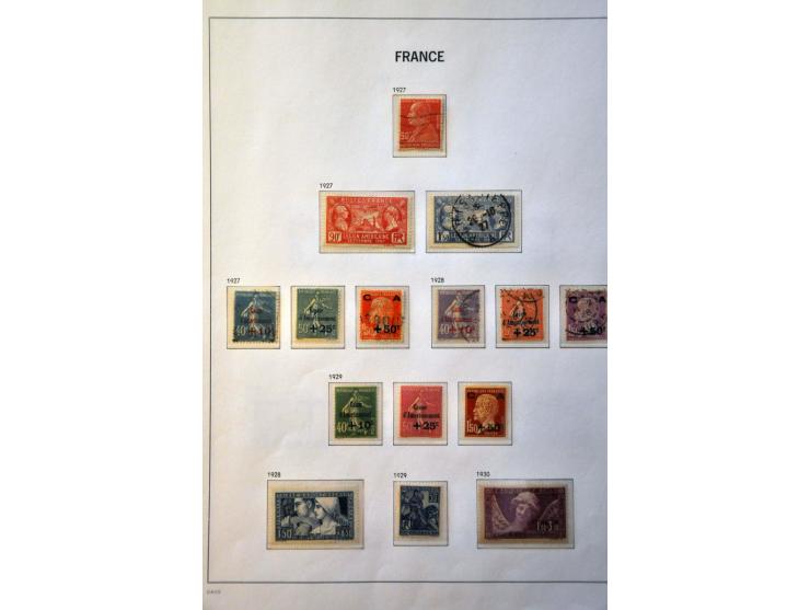 collectie t/m 1999 wb. Yv. nr. 33 met gros chiffre 5104 Shanghai (gaatje) in 4 albums