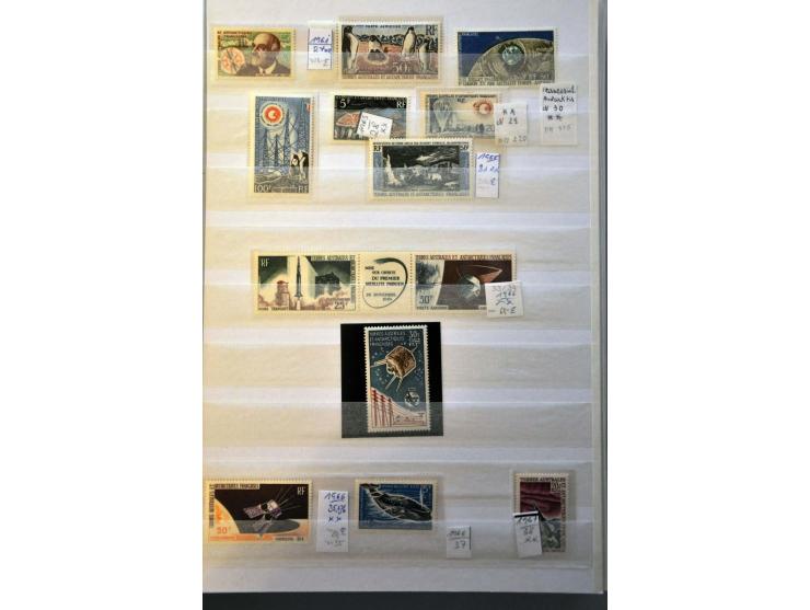 collectie met betere ex. en series inclusief poststukken etc. in insteekboek
