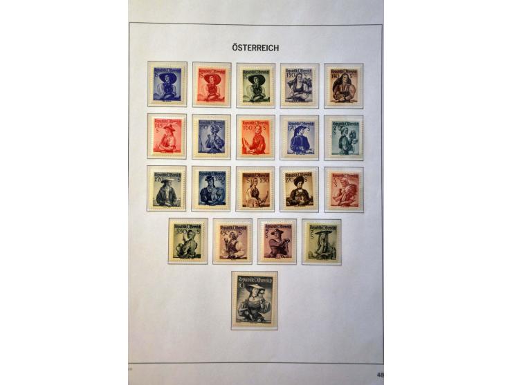 collectie 1945 t/m 2001 ** in 2 luxe Davo albums
