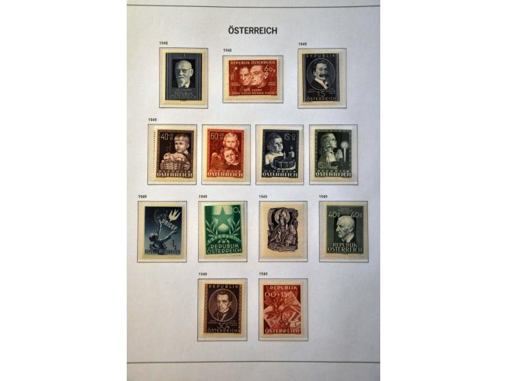collectie 1945 t/m 2001 ** in 2 luxe Davo albums