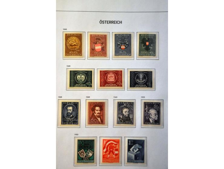 collectie 1945 t/m 2001 ** in 2 luxe Davo albums