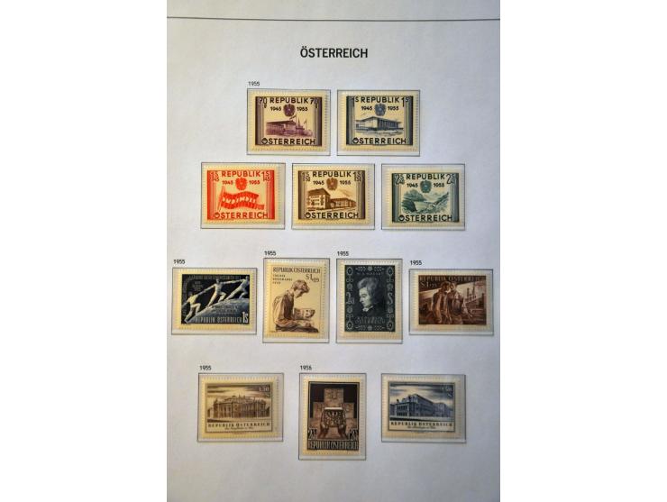 collectie 1945 t/m 2001 ** in 2 luxe Davo albums
