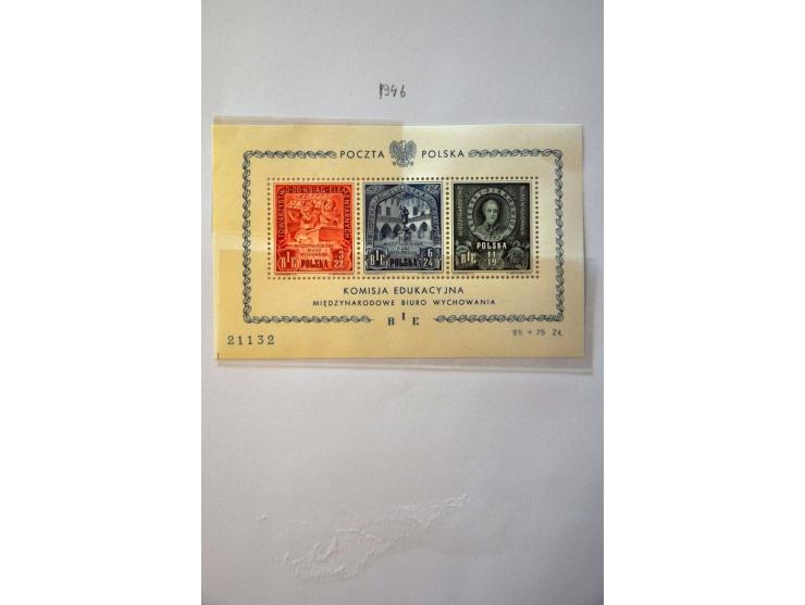 collectie 1918-2012 deels */** met betere ex., series en blokken (o.a. Mi. nrs. 1 en 9) in 7 ringbanden