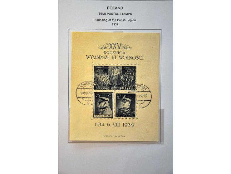 collectie 1918-2012 deels */** met betere ex., series en blokken (o.a. Mi. nrs. 1 en 9) in 7 ringbanden