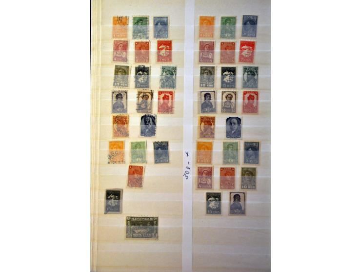 meest ouder en klassiek materiaal met betere ex. w.b. Mi. 427-428 ** in insteekboek