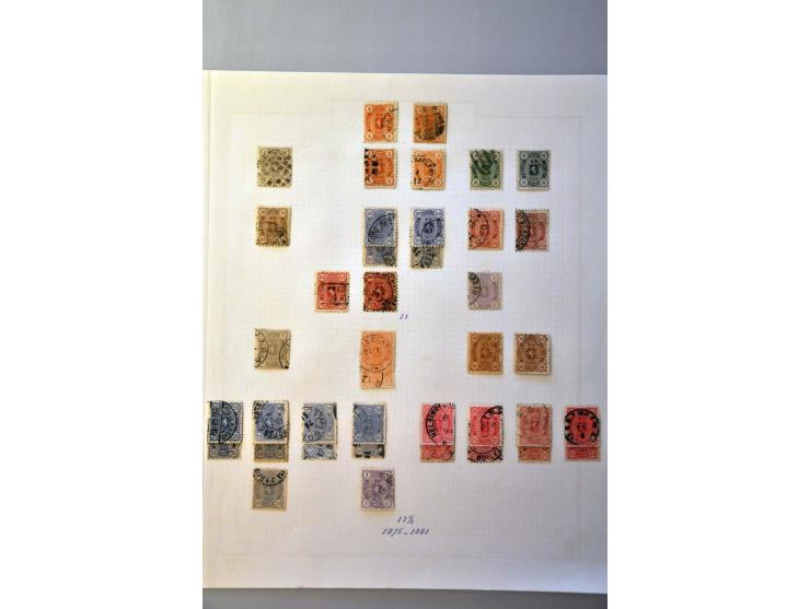 collectie tot ca. 2000 meest gestempeld met beter materiaal en iets Baltische Staten in 2 albums