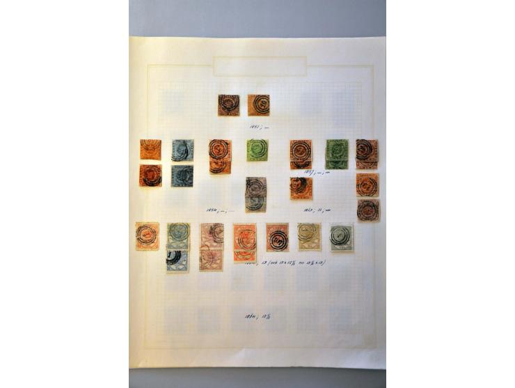 collectie tot ca. 2000 meest gestempeld met beter materiaal en iets Baltische Staten in 2 albums