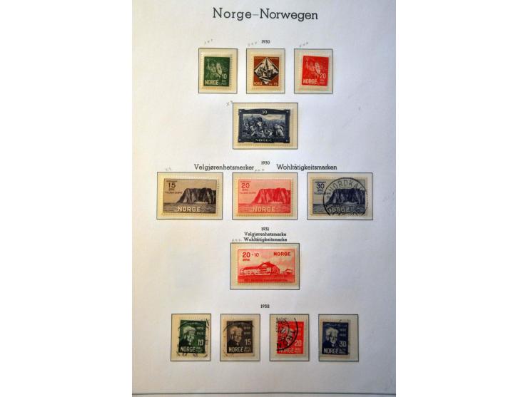 collectie 1855-2003 grotendeels */** en nagenoeg compleet in 2 Leuchtturm klembanden
