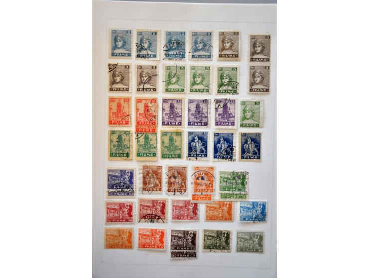 collectie op albumbladen **/* en gestempeld in map