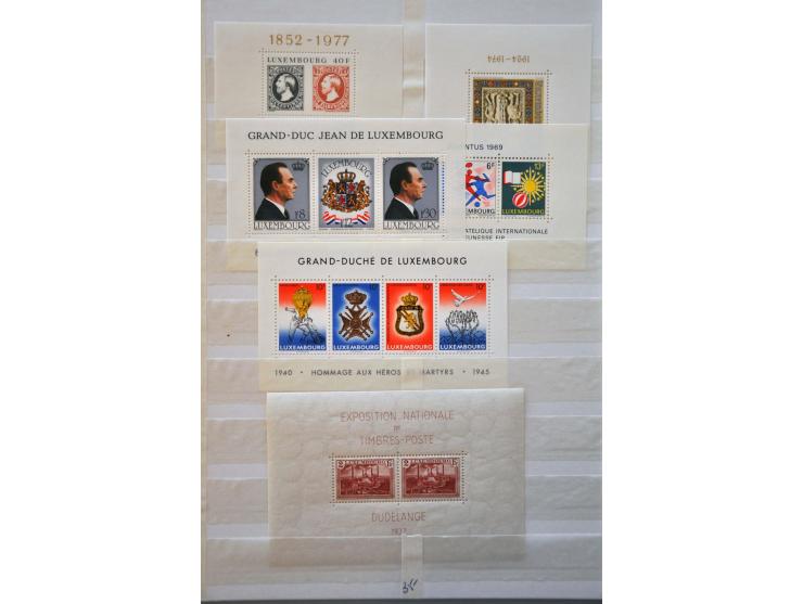 collectie * en gestempeld op albumbladen