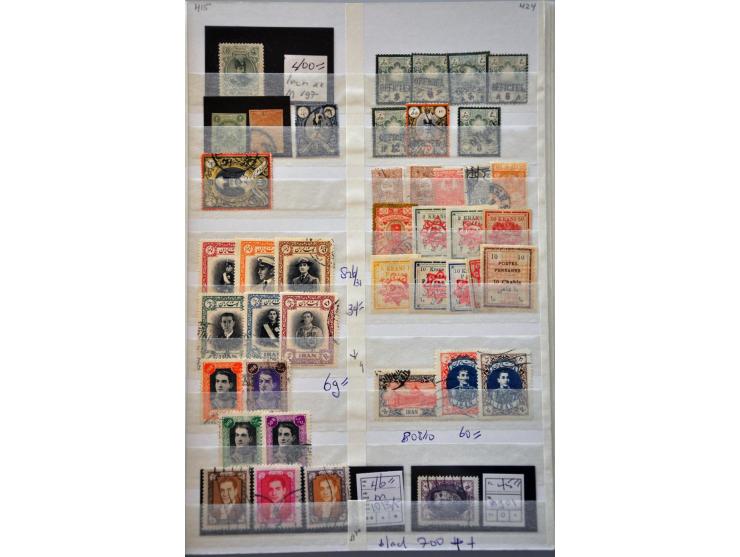 collectie overwegend klassiek w.b. om blokken 1 - 10 getand en ongetand, op albumbladen