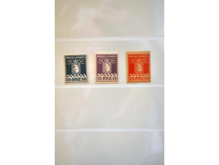 Pakkeporto, gespecialiseerde collectie */** met tandingen, papiersoorten en drukken w.b. veel betere ex. o.a. 15 en 20 øre ta
