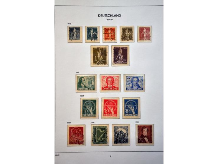 collectie 1948-1990, **/*/gestempeld, w.b. rode Berlin opdrukken met keur Schlegel, in Davo Deluxe album