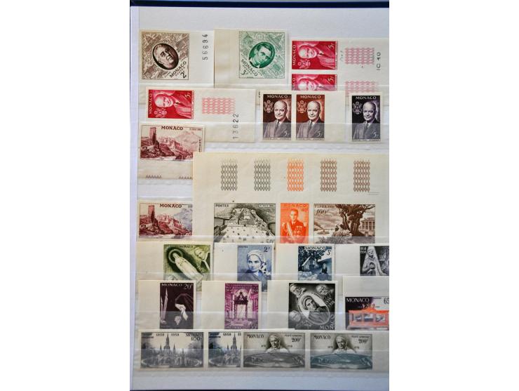 kleurproeven (épreuves) en ongetand (non dentelée) w.b. strippen, veldeeltjes etc. veel motief in insteekboek