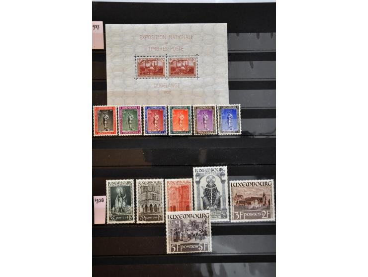 collectie 1852-2004 in 3 insteekboeken