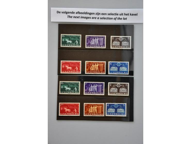 diverse betere poststukken, kaarten en vouwbladen, tevens 2x Mi. 478-483 en 20x Mi. 1185-1189 complete velletjes) **, in plat