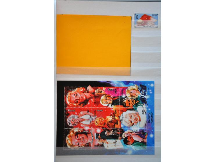 collectie 1932-2008 meest ** in 5 dikke insteekboeken