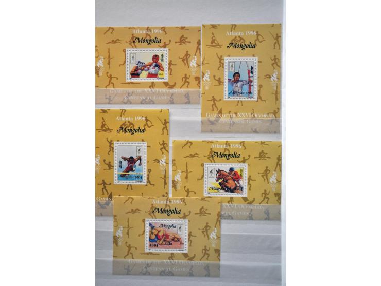 collectie 1932-2008 meest ** in 5 dikke insteekboeken