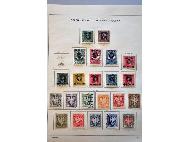 collectie 1918-1989 w.b. iets Portugal en kleine verzameling Roemenië met enig beter materiaal in 2 albums