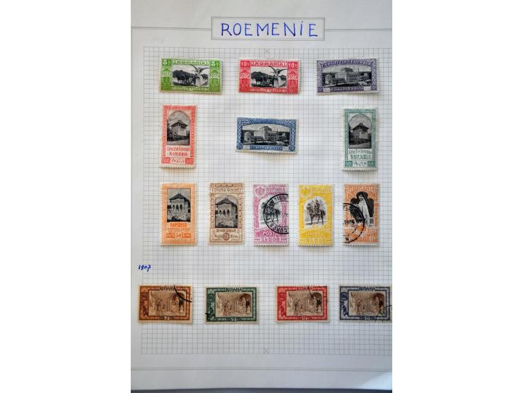 collectie 1918-1989 w.b. iets Portugal en kleine verzameling Roemenië met enig beter materiaal in 2 albums