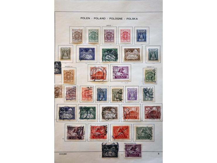 collectie 1918-1989 w.b. iets Portugal en kleine verzameling Roemenië met enig beter materiaal in 2 albums