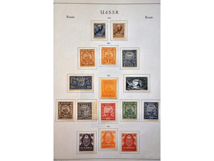 collectie 1858-2000 **/* en gebruikt w.b. betere nummers in 4 albums en 1 insteekboek, in doosje