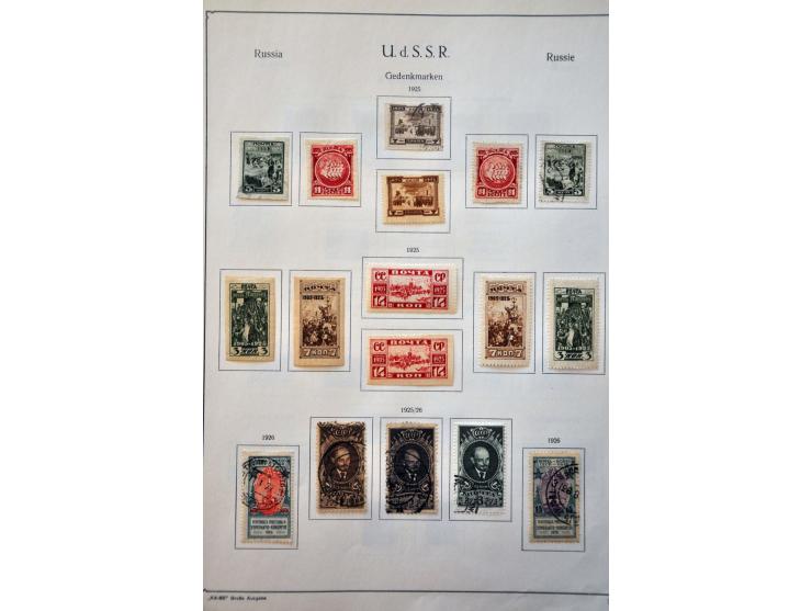 collectie 1858-2000 **/* en gebruikt w.b. betere nummers in 4 albums en 1 insteekboek, in doosje