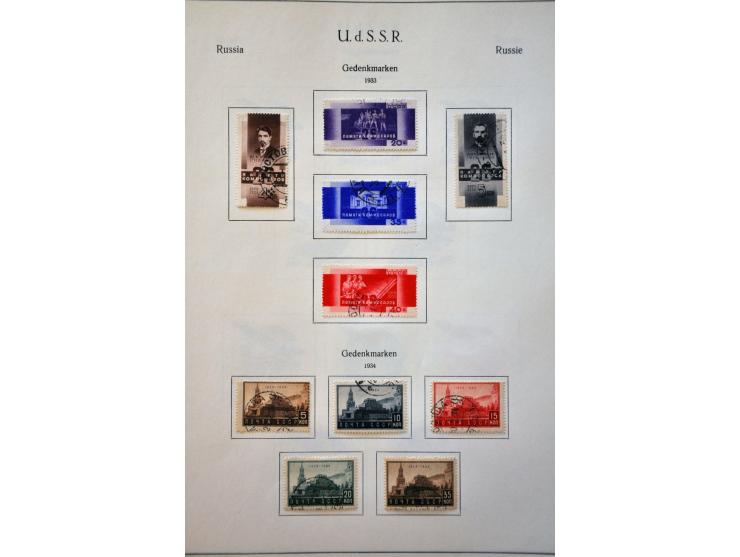 collectie 1858-2000 **/* en gebruikt w.b. betere nummers in 4 albums en 1 insteekboek, in doosje