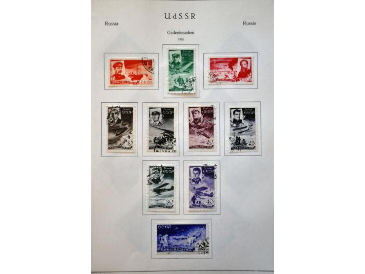 collectie 1858-2000 **/* en gebruikt w.b. betere nummers in 4 albums en 1 insteekboek, in doosje