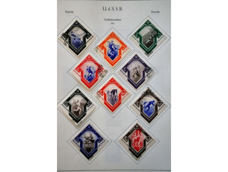 collectie 1858-2000 **/* en gebruikt w.b. betere nummers in 4 albums en 1 insteekboek, in doosje