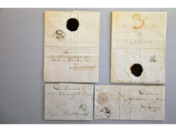 32 poststukken met vertrekstempels w.b. AMSTERDAM met posthoorn (2x), zwak B; OP ZOOM met veren, DELFT met veren (3x), GOUDA 