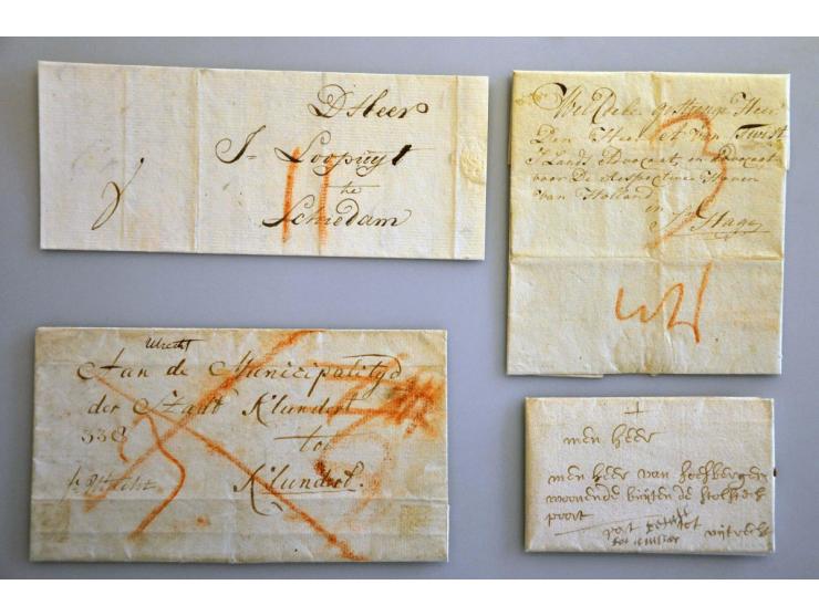 25 oude brieven met geschreven aanduidingen w.b. met vrindt (1669), 3S(tuiver), brief (1679), diverse porten, etc., veel 17e 