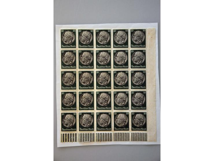 Hindenburg 50 cents Mi. nr. 525 in corner block of 25 including 23 ex. unmounted mint