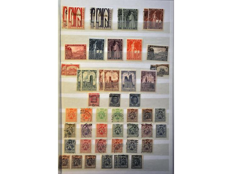 collectie 1849-1968 zowel gestempeld als */** verzameld in dik insteekboek