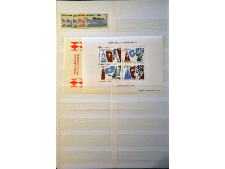 dealer's stock containing Ireland, Italy and Monaco */** with better material in stockbook
