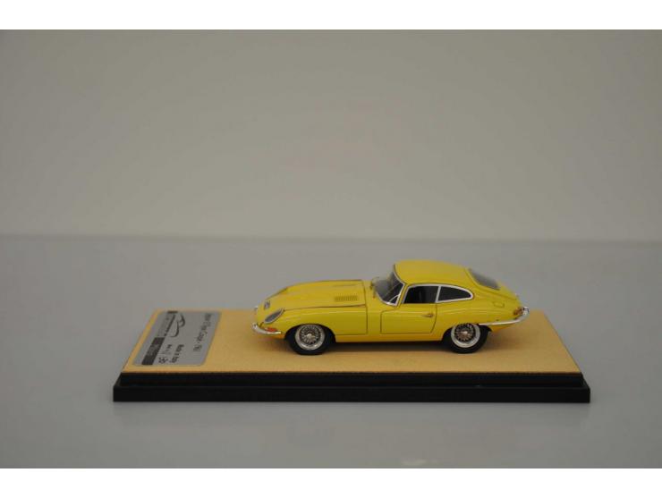 Jaguar E-Type Coupé 1961, Tecnomodel, No 11 of 30, 1:43, yellow, Excellent (strip on bonnet bit loose, middle wiper bit loose